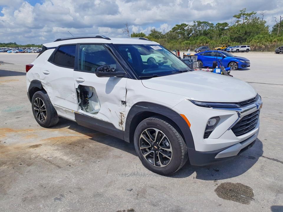 2026 Chevrolet Trailblazer VIN KL79MPSL7TB107287 COPART salvage auction — SIDE, FL - CERTIFICATE OF TITLE (P), sold $13,600 on 2026-07-13 (photo 4)