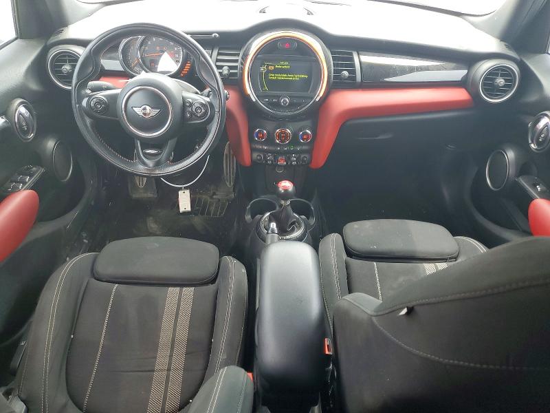2015 Mini Cooper VIN WMWXU3C57FT892165 COPART salvage auction — MINOR DENT/SCRATCHES, Wi - Dealer Only Clean Title, sold $725 on 2026-07-09 (photo 8)