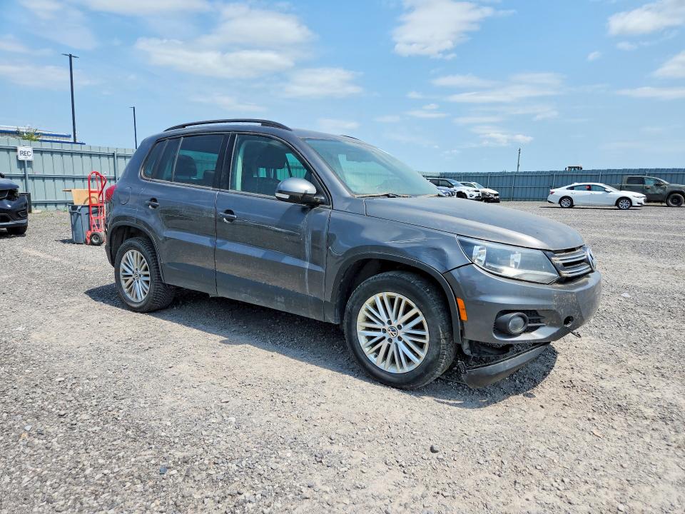 2016 Volkswagen Tiguan VIN WVGJV7AX3GW586304 COPART salvage auction — MECHANICAL, On - Permit No Brand - Unfit, sold $1,200 on 2026-08-04 (photo 4)