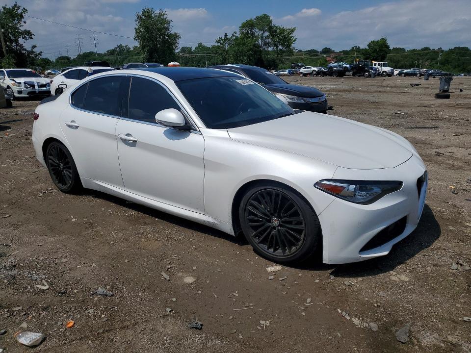 2017 Alfa romeo Giulia VIN ZARFAEENXH7561937 COPART salvage auction — FRONT END, Pa - Certificate Of Salvage, sold $7,900 on 2026-07-14 (photo 4)
