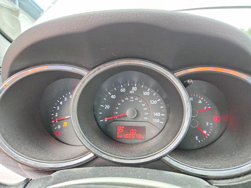 2013 Kia Sorento VIN 5XYKT3A19DG355290 COPART salvage auction — MINOR DENT/SCRATCHES, MA - CERTIFICATE OF TITLE (P), sold $1,800 on 2026-07-27 (photo 9)