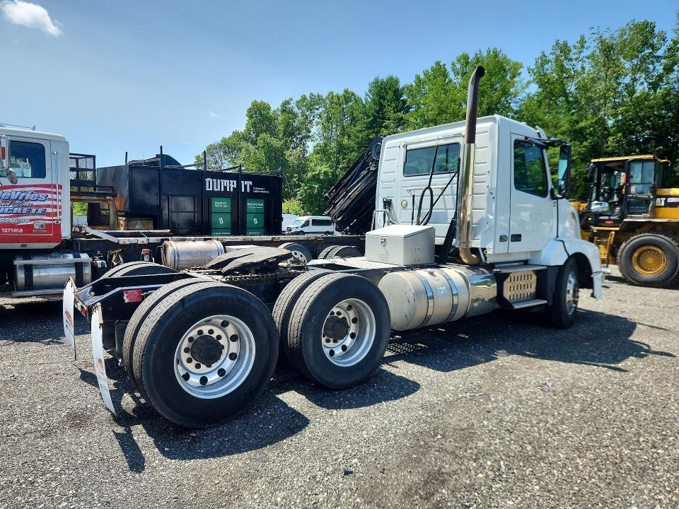 2016 Volvo VIN 4V4NC9EH6GN959341 COPART salvage auction — FRONT END, Nj - Certificate Of Title, sold $10,000 on 2026-08-04 (photo 3)