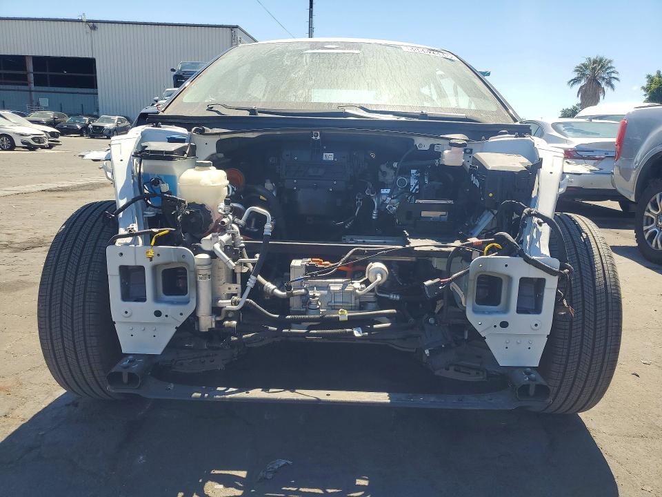 2025 Kia Ev6 VIN 5XYC34JA2SG013493 COPART salvage auction — STRIPPED, Ca - Certificate Of Title, sold $50 on 2026-07-28 (photo 5)