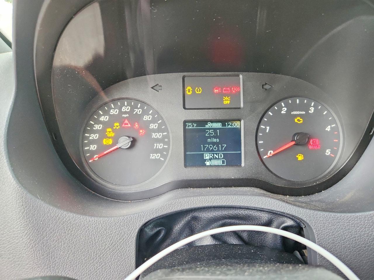 2019 Mercedes-benz Sprinter VIN WD4PF1CD5KP143494 COPART salvage auction — Minor Dent/Scratches, WV - CERTIFICATE OF TITLE (P), sold $5,500 on 2026-09-09 (photo 9)