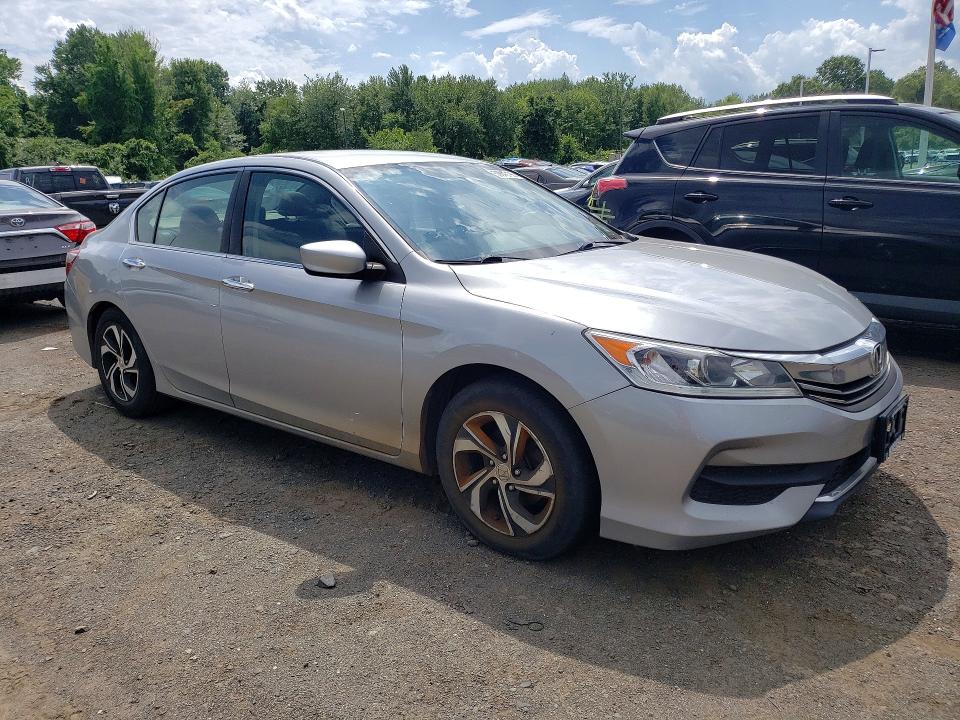 2017 Honda Accord VIN 1HGCR2F34HA202590 COPART salvage auction — MINOR DENT/SCRATCHES, VA - CERTIFICATE OF TITLE, sold $1,150 on 2026-07-10 (photo 4)