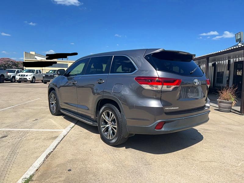 2017 Toyota VIN 5TDZARFH8HS026022 COPART salvage auction — MINOR DENT/SCRATCHES, Tx - Certificate Of Title (P), sold $10,900 on 2026-07-09 (photo 3)