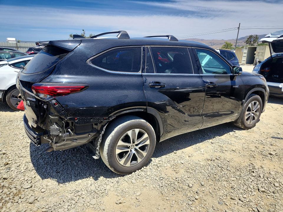 2021 Toyota Highlander hybrid VIN 5TDHBRCH8MS533574 COPART salvage auction — REAR END, Ca - Salvage Certificate, sold $8,800 on 2026-07-28 (photo 3)