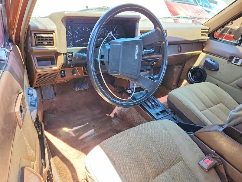 1986 Toyota Pickup VIN JT4RN56S3G7004690 COPART salvage auction — MINOR DENT/SCRATCHES, Ca - Dis/Dlr/Exp Only Clean Title, sold $2,600 on 2026-07-28 (photo 8)