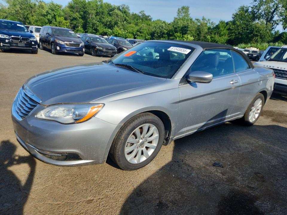 2013 Chrysler 200 VIN 1C3BCBEB1DN747321 COPART salvage auction — MINOR DENT/SCRATCHES, Ct - Certificate Of Title, sold $475 on 2026-07-31 (photo 1)