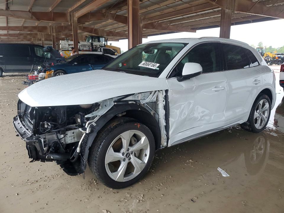 2021 Audi Q5 VIN WA1BAAFYXM2101978 — COPART salvage auction photo