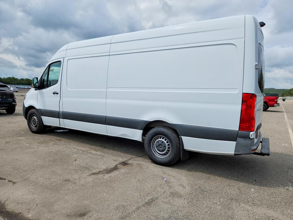2022 Mercedes-benz Sprinter VIN W1Y4DCHY6NT084831 COPART salvage auction — MINOR DENT/SCRATCHES, Ny - Certificate Of Title, sold $5,800 on 2026-08-24 (photo 2)
