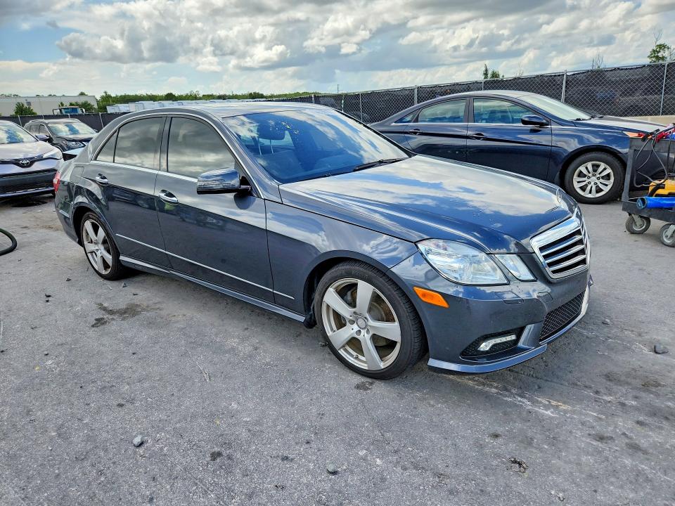 2010 Mercedes-benz E-klasse VIN WDDHF5GB5AA162178 COPART salvage auction — REAR END, Fl - Cert Of Title Slvg Rebuildable, sold $35 on 2026-07-21 (photo 4)