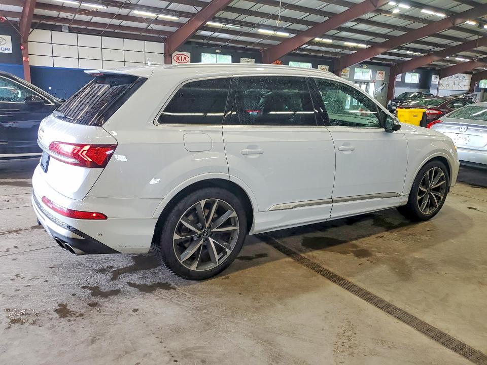 2021 Audi Sq7 VIN WA1AWBF71MD025632 COPART salvage auction — MINOR DENT/SCRATCHES, Nj - Certificate Of Title (P), sold $26,250 on 2026-07-30 (photo 3)