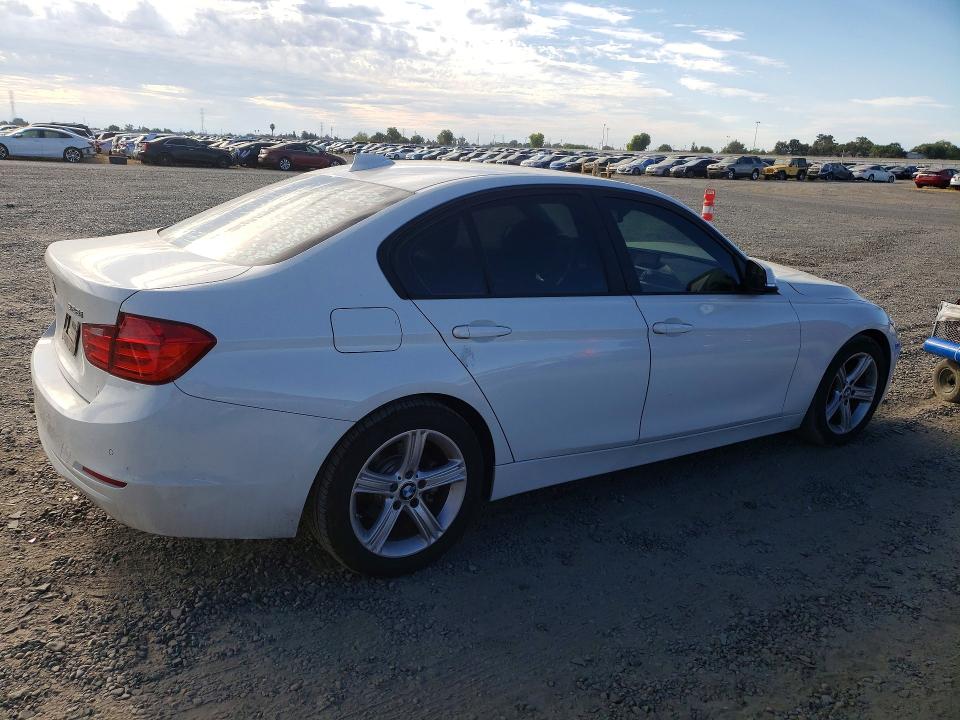 2015 BMW 3er VIN WBA3C1C50FK120604 COPART salvage auction — FRONT END, CA - SALVAGE CERTIFICATE, sold $1,400 on 2026-07-28 (photo 3)