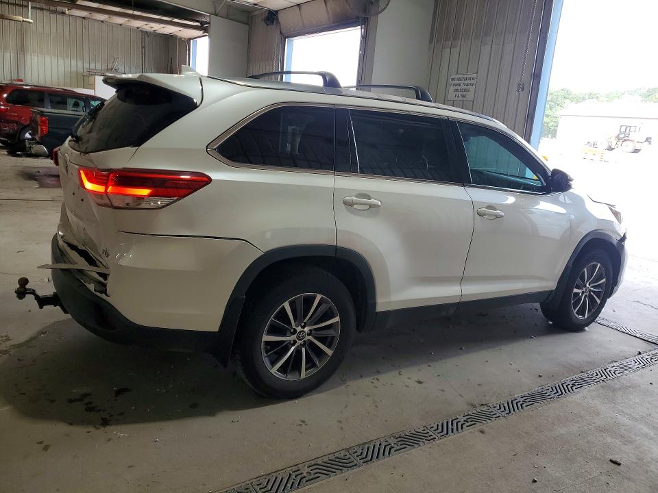 2019 Toyota Highlander VIN 5TDJZRFH6KS598302 COPART salvage auction — FRONT END, Pa - Cert Of Title, sold $7,600 on 2026-07-30 (photo 3)