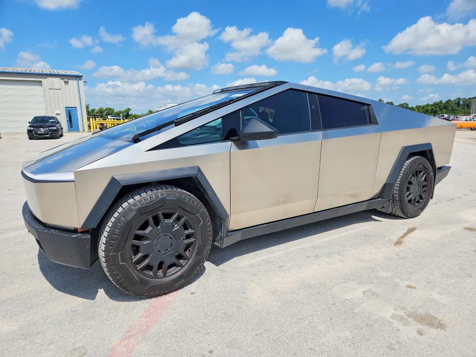 2024 Tesla Cybertruck VIN 7G2CEHEE9RA026641 COPART salvage auction — DAMAGE HISTORY, Tx - Cert Of Title-Rebuilt Salvage (P), sold $40,000 on 2026-07-17 (photo 1)