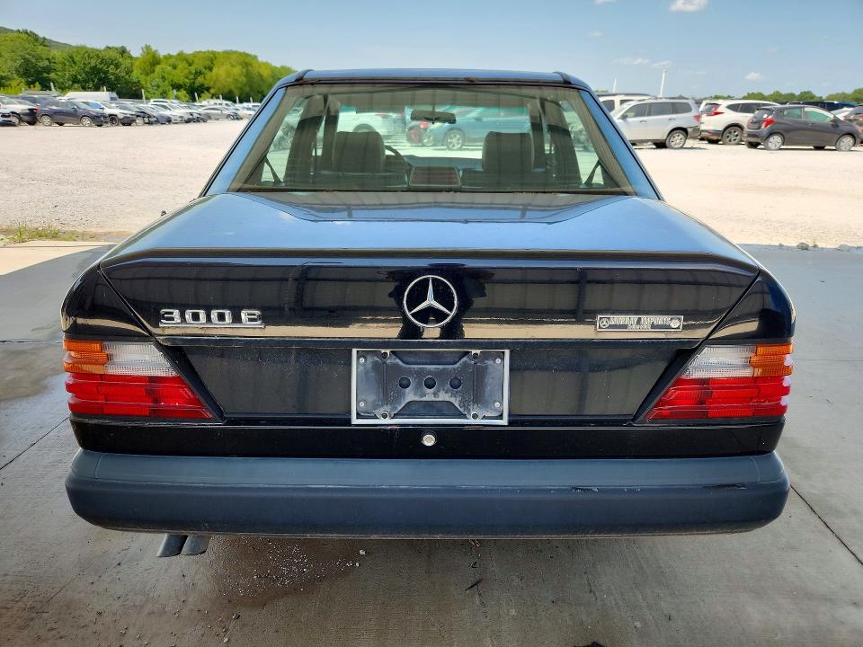 1987 Mercedes-benz 300 VIN WDBEA30DXHA402295 COPART salvage auction — HAIL, Ar - Cert Of Title-Salvage, sold $1,550 on 2026-07-27 (photo 6)