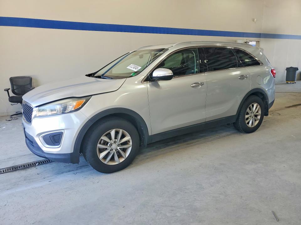 2016 Kia Sorento VIN 5XYPG4A32GG026971 COPART salvage auction — MINOR DENT/SCRATCHES, Va - Certificate Of Title, sold $1,800 on 2026-07-31 (photo 1)