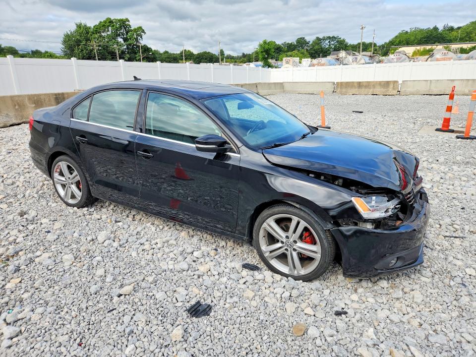 2014 Volkswagen Jetta VIN 3VWD17AJ3EM432890 COPART salvage auction — FRONT END, Salvage Title, sold $650 on 2026-07-31 (photo 4)
