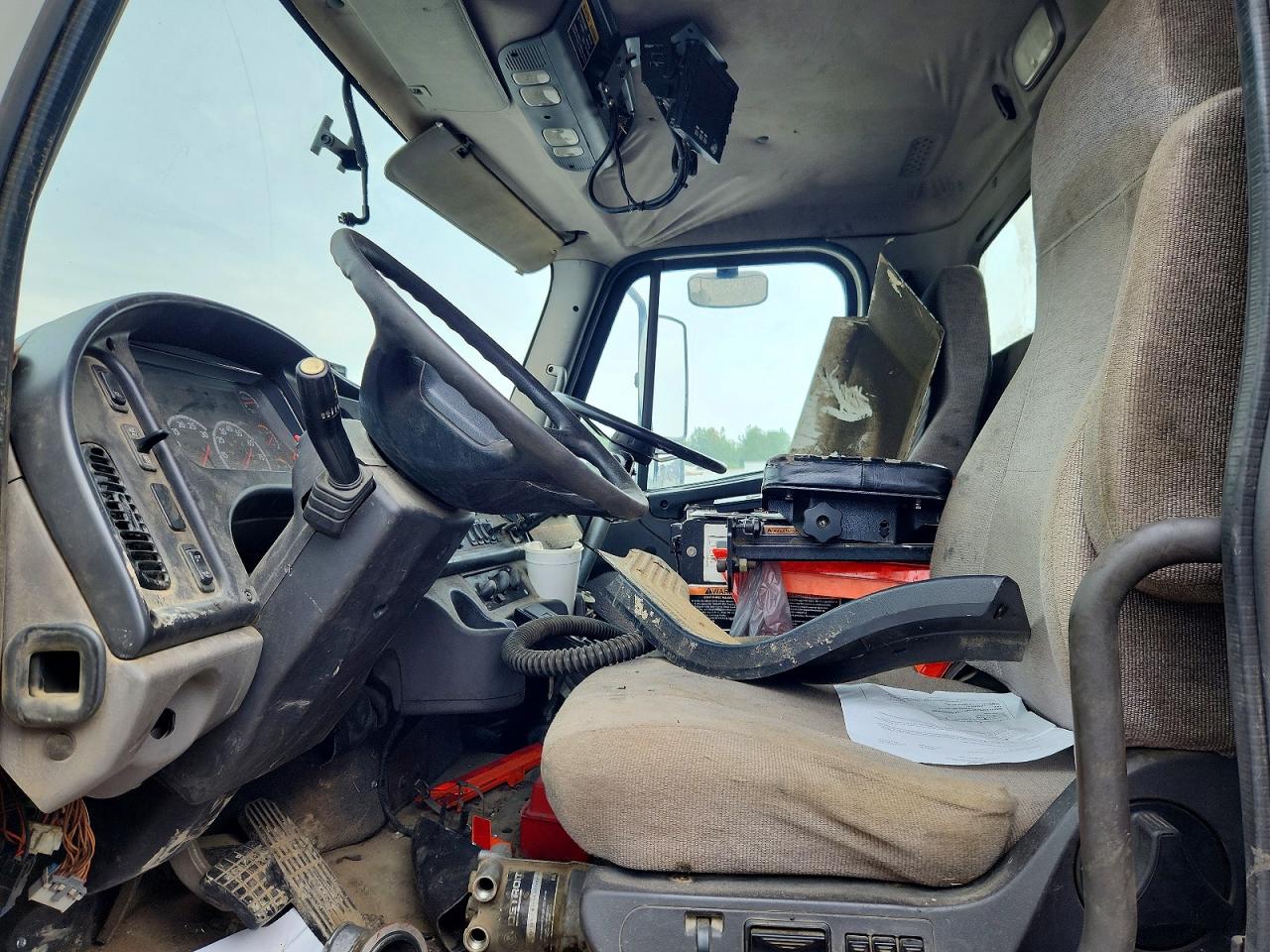2019 Freightliner M2 VIN 1FVHCYFE3KHJZ3569 COPART salvage auction — All Over, Cd - Non-Repairable, sold $3,100 on 2026-08-20 (photo 7)