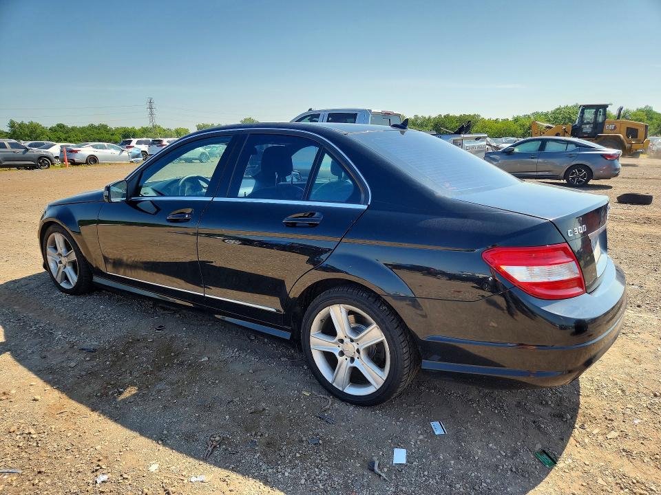 2010 Mercedes-benz C class VIN WDDGF8BB7AR109343 COPART salvage auction — MINOR DENT/SCRATCHES, IL - CERT OF TITLE-CORRECTED, sold $825 on 2026-08-05 (photo 2)