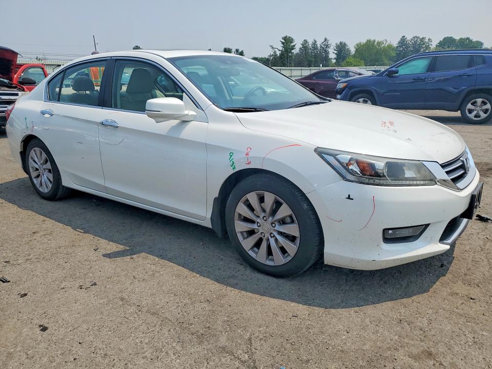 2015 Honda Accord VIN 1HGCR2F88FA131757 COPART salvage auction — ROOF, PA - CERTIFICATE OF SALVAGE, sold $4,600 on 2026-09-04 (photo 4)