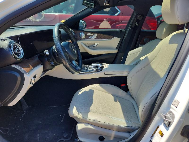 2017 Mercedes-benz E-klasse VIN WDDZF4JB9HA019252 COPART salvage auction — MINOR DENT/SCRATCHES, IL - CERTIFICATE OF TITLE, sold $9,600 on 2026-07-28 (photo 7)