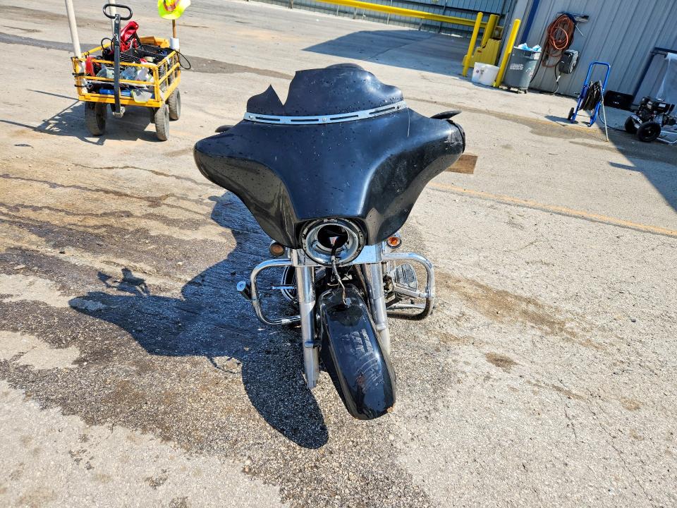 2007 Harley-davidson Flhx VIN 1HD1KB4117Y678862 COPART salvage auction — ROLLOVER, TX - SALVAGE VEHICLE TITLE, sold $950 on 2026-09-16 (photo 2)