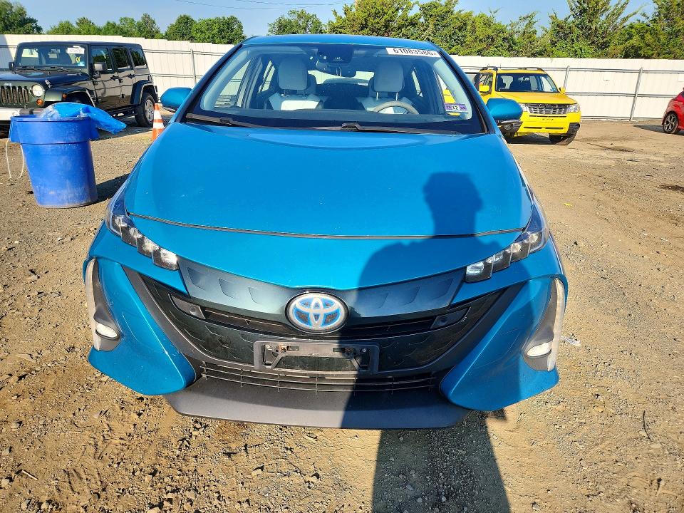 2017 Toyota Prius VIN JTDKARFP8H3029481 COPART salvage auction — MECHANICAL, NJ - CERTIFICATE OF TITLE, sold $4,150 on 2026-07-20 (photo 5)