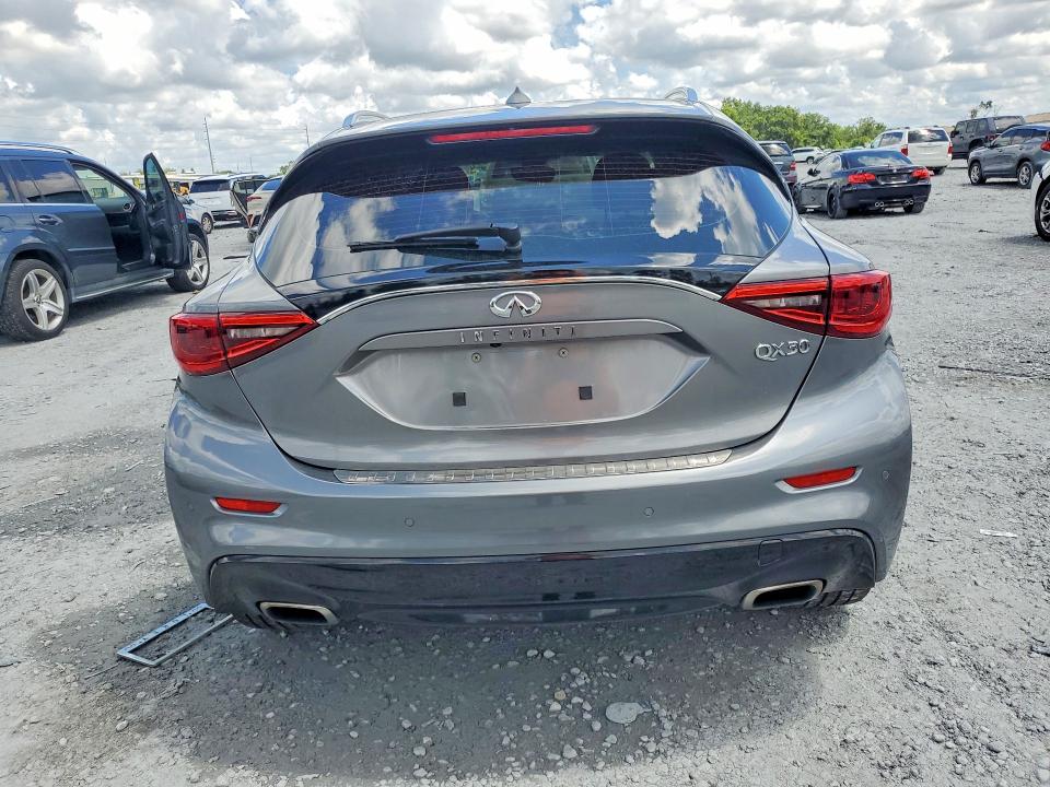 2018 Infiniti Qx30 VIN SJKCH5CP4JA005724 COPART salvage auction — MINOR DENT/SCRATCHES, Fl - Cert Of Title Slvg Rebuildable, sold $3,600 on 2026-07-17 (photo 6)