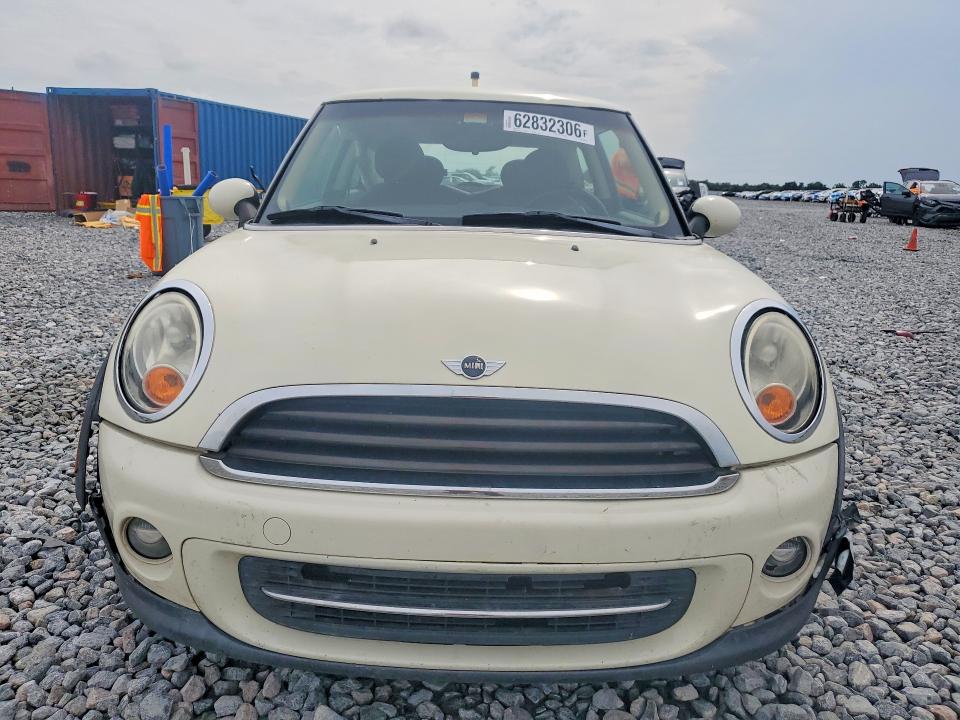 2011 Mini Cooper VIN WMWSU3C53BT099854 COPART salvage auction — FRONT END, FL - CERTIFICATE OF DESTRUCTION, sold $400 on 2026-08-07 (photo 5)