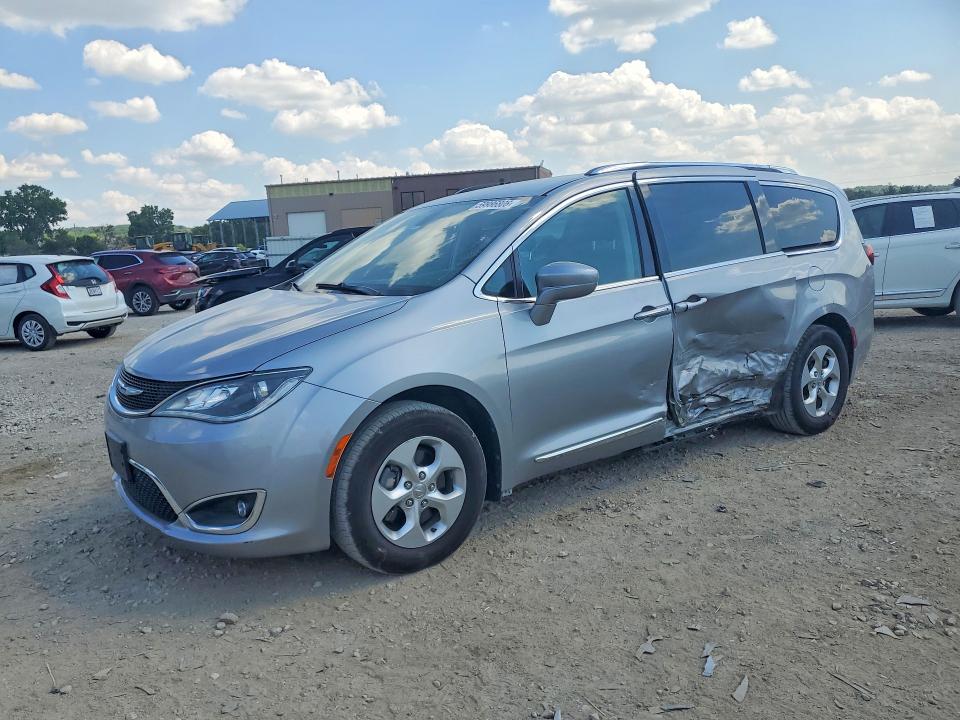 2017 Chrysler Pacifica VIN 2C4RC1EGXHR628191 COPART salvage auction — SIDE, Ks - Cert Of Title-Salvage, sold $2,600 on 2026-07-30 (photo 1)