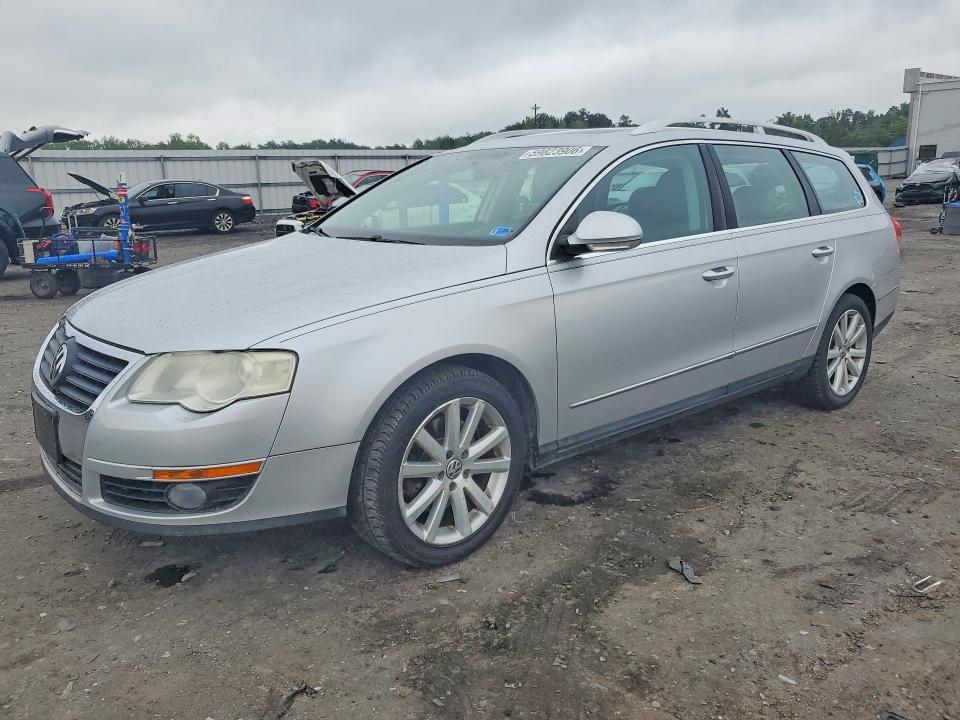 2010 Volkswagen Passat VIN WVWXK7AN2AE148425 COPART salvage auction — MINOR DENT/SCRATCHES, VA - CERTIFICATE OF TITLE, sold $450 on 2026-07-15 (photo 1)