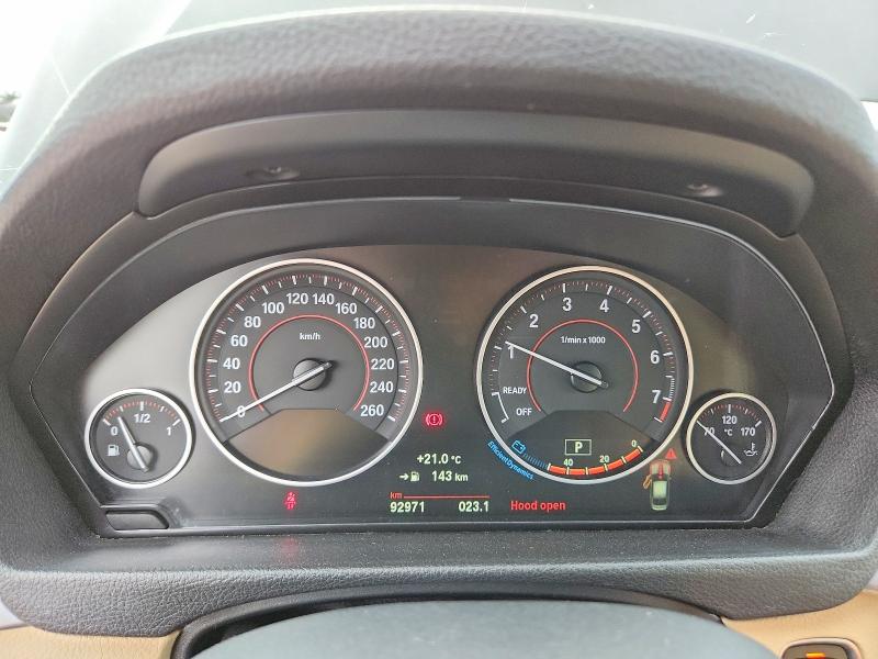 2018 BMW 3er VIN WBA8D9G55JNU70281 COPART salvage auction — NORMAL WEAR, AB - OOP - ACTIVE, sold $23,000 on 2026-07-29 (photo 9)