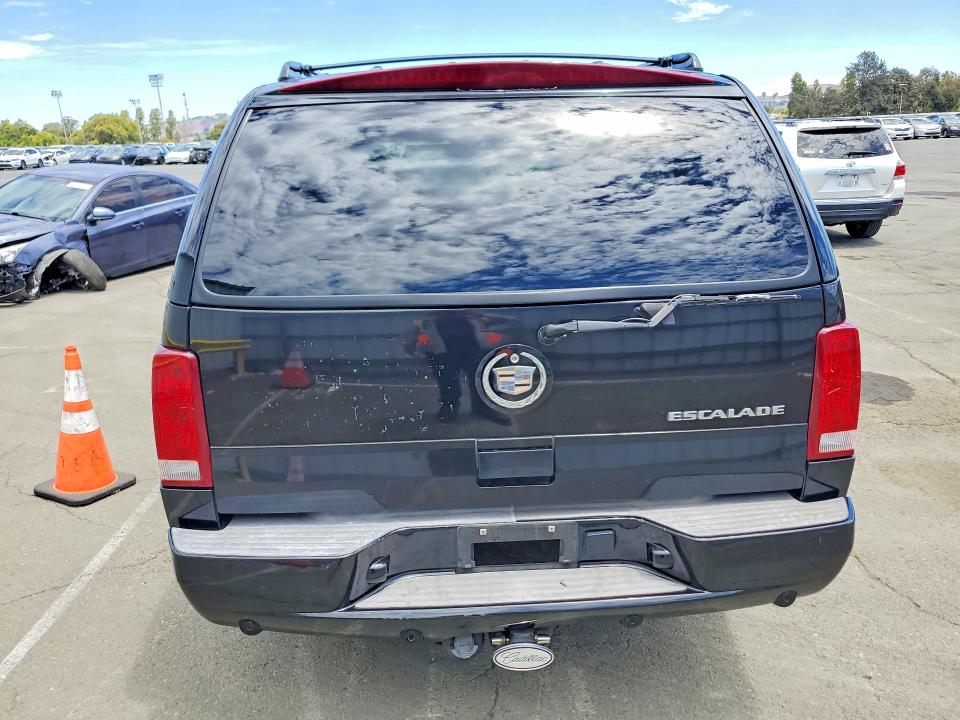 2002 Cadillac Escalade VIN 1GYEK63N42R221989 COPART salvage auction — MINOR DENT/SCRATCHES, CA - DIS/DLR/EXP APP FOR DUP CLEAN, sold $100 on 2026-07-24 (photo 6)