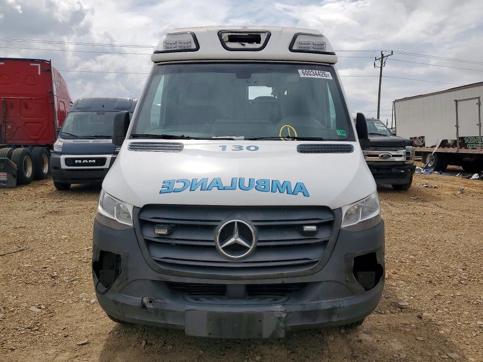 2019 Mercedes-benz Sprinter VIN WD4PF0CD7KP039020 COPART salvage auction — REAR END, Va - Cert Of Title - Salvage, sold $2,900 on 2026-07-29 (photo 5)