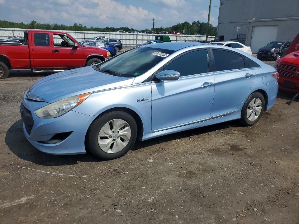 2015 Hyundai VIN KMHEC4A43FA134733 COPART salvage auction — MINOR DENT/SCRATCHES, Salvage Title, sold $175 on 2026-07-15 (photo 1)