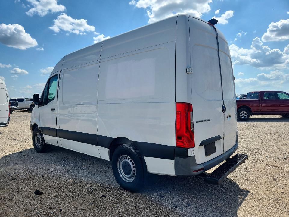 2022 Mercedes-benz Sprinter VIN W1Y40BHY5NT097186 COPART salvage auction — VANDALISM, TX - CERTIFICATE OF TITLE, sold $3,100 on 2026-07-23 (photo 2)