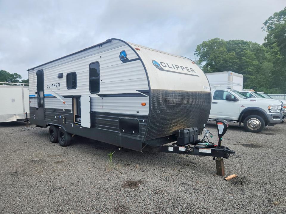 2023 Coachman Clipper VIN 5ZT2CWPB6PJ133455 COPART salvage auction — MINOR DENT/SCRATCHES, CT - CERT OF TITLE-REBUILT SALVAGE, sold $2,500 on 2026-09-15 (photo 4)