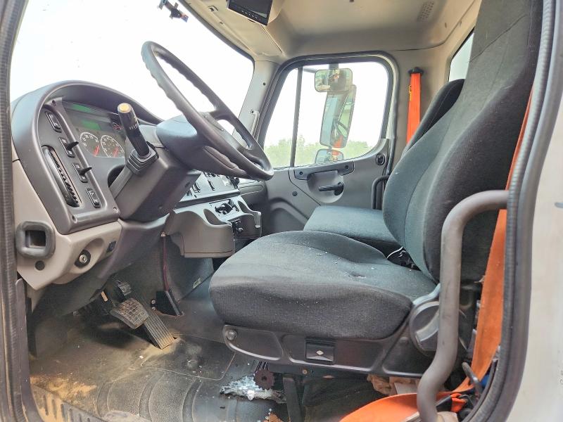 2017 Frht - freightliner VIN 1FVACWDUXHHJA4813 COPART salvage auction — ROLLOVER, NE - CERT OF TITLE-SALVAGE, sold $4,200 on 2026-10-07 (photo 7)