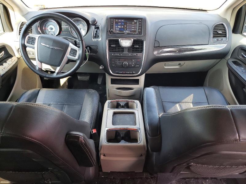 2016 Chrysler Voyager VIN 2C4RC1BG3GR247706 COPART salvage auction — MINOR DENT/SCRATCHES, Vt - Certificate Of Title (P), sold $1,400 on 2026-07-23 (photo 8)
