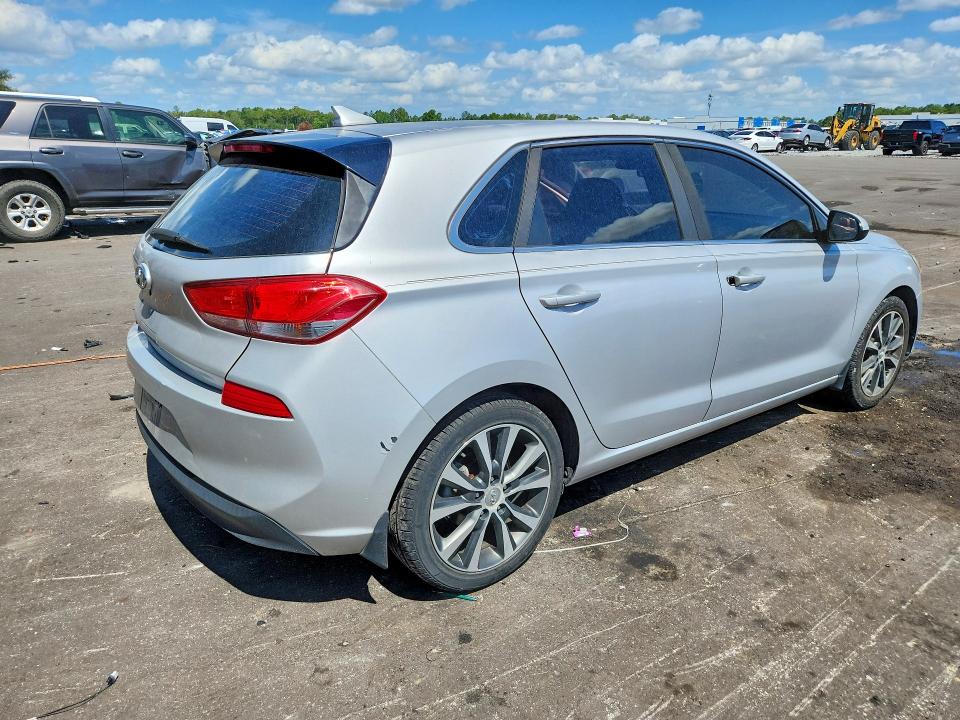 2018 Hyundai VIN KMHH35LE0JU010113 COPART salvage auction — SIDE, Salvage Title, sold $425 on 2026-07-20 (photo 3)