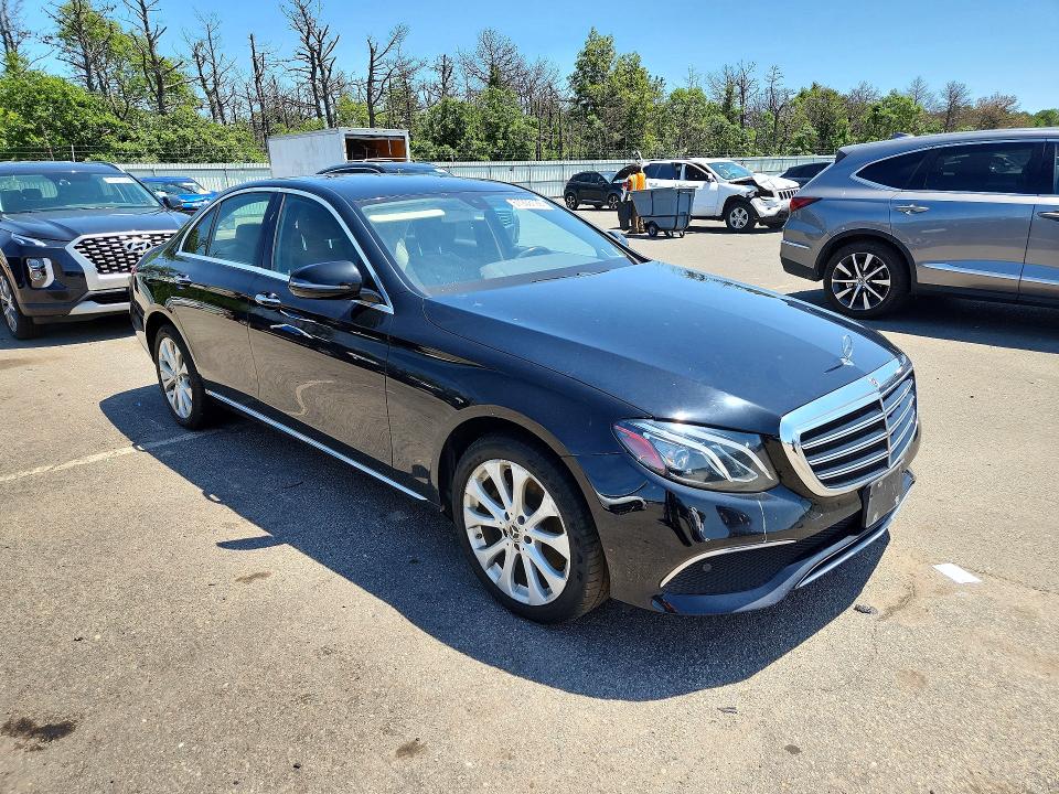 2018 Mercedes-benz E-klasse VIN WDDZF4KB4JA360255 COPART salvage auction — WATER/FLOOD, Ny - Mv907A-Flood Salvage, sold $5,000 on 2026-08-07 (photo 4)
