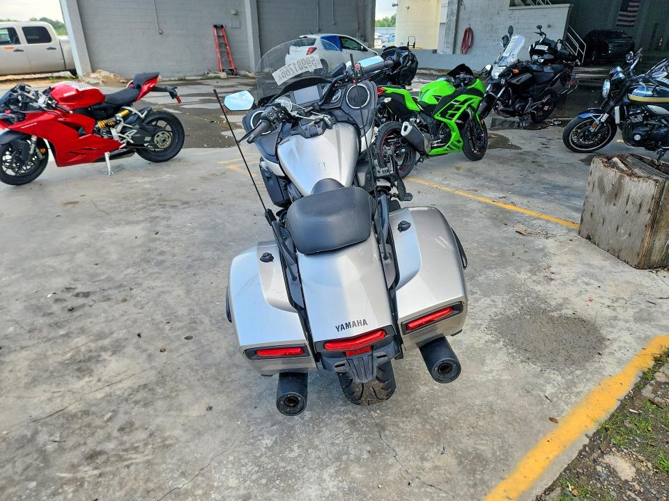 2018 Yamaha VIN JYAVP39Y6JA000703 COPART salvage auction — FRONT END, Va - Cert Of Title - Salvage, sold $7,300 on 2026-07-23 (photo 4)