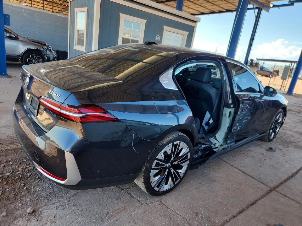 2025 BMW 5er VIN WBA43FJ00SCU33424 COPART salvage auction — SIDE, Az - Cert Of Title - Salvage, sold $175 on 2026-07-30 (photo 3)
