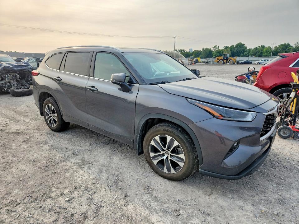 2022 Toyota Highlander VIN 5TDHZRBH6NS586756 COPART salvage auction — SIDE, NY - MV-907A SALVAGE CERTIFICATE, sold $13,700 on 2026-07-28 (photo 4)