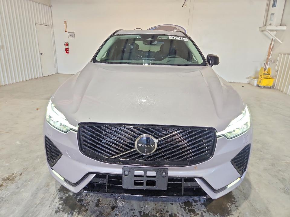 2026 Volvo Xc60 VIN YV4M12RC8T1493817 COPART salvage auction — REAR END, IL - CERTIFICATE OF TITLE, sold $32,500 on 2026-08-17 (photo 5)