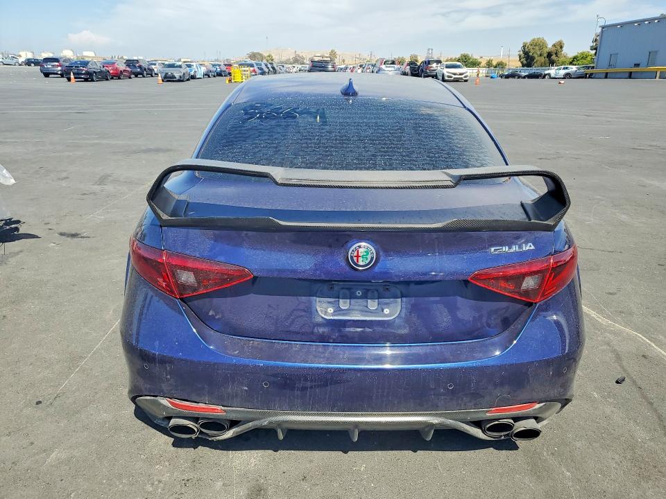 2017 Alfa romeo Giulia VIN ZARFAEBN8H7535664 COPART salvage auction — VANDALISM, CA - SALVAGE CERTIFICATE, sold $1,800 on 2026-07-27 (photo 6)