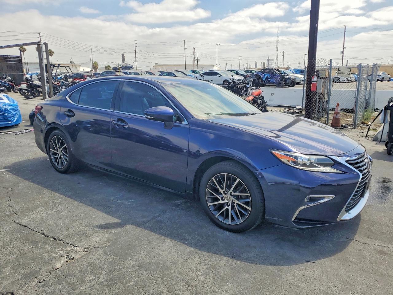 2016 Lexus ES 350 VIN 58ABK1GG3GU009360 COPART salvage auction — Rear End, CA - SALVAGE CERTIFICATE, sold $6,000 on 2026-09-25 (photo 4)