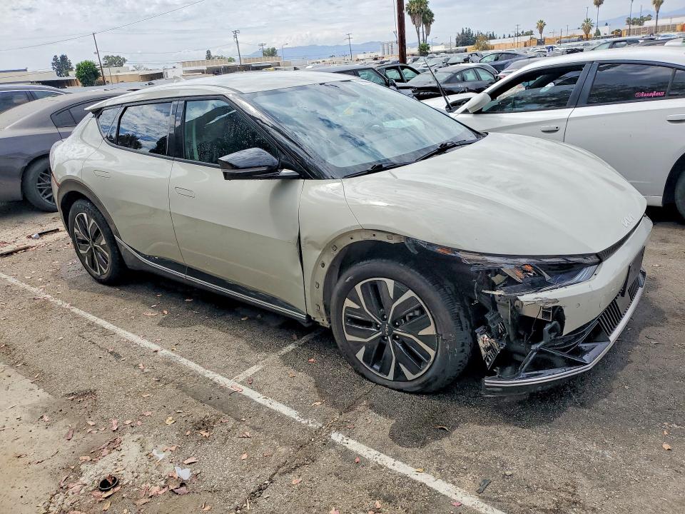 2023 Kia Ev6 VIN KNDC34LA6P5113397 COPART salvage auction — FRONT END, CA - CERTIFICATE OF TITLE, sold $7,600 on 2026-07-20 (photo 4)